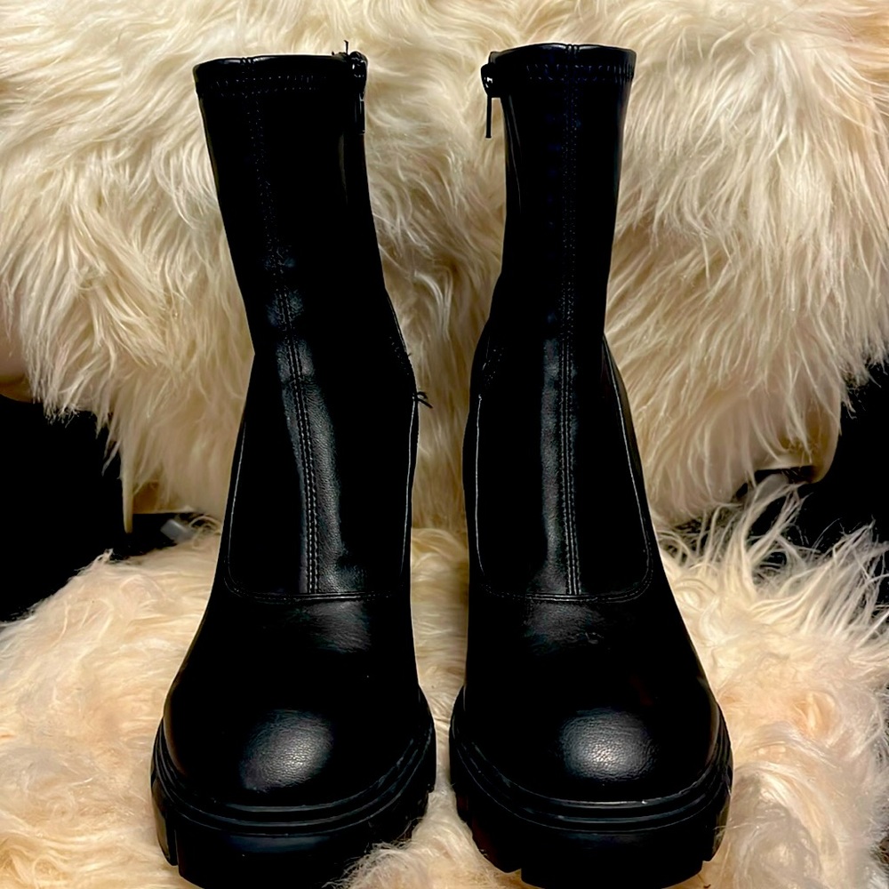Guess boots